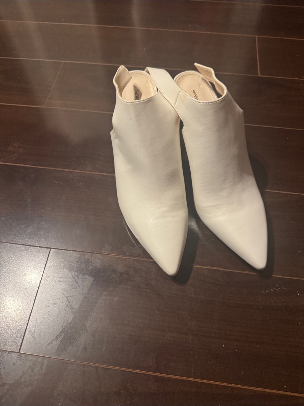 Women’s Pointed Toe White Ankle Booties